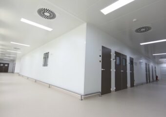 Cloison salle blanche