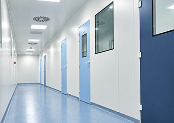 Portes de salles blanches